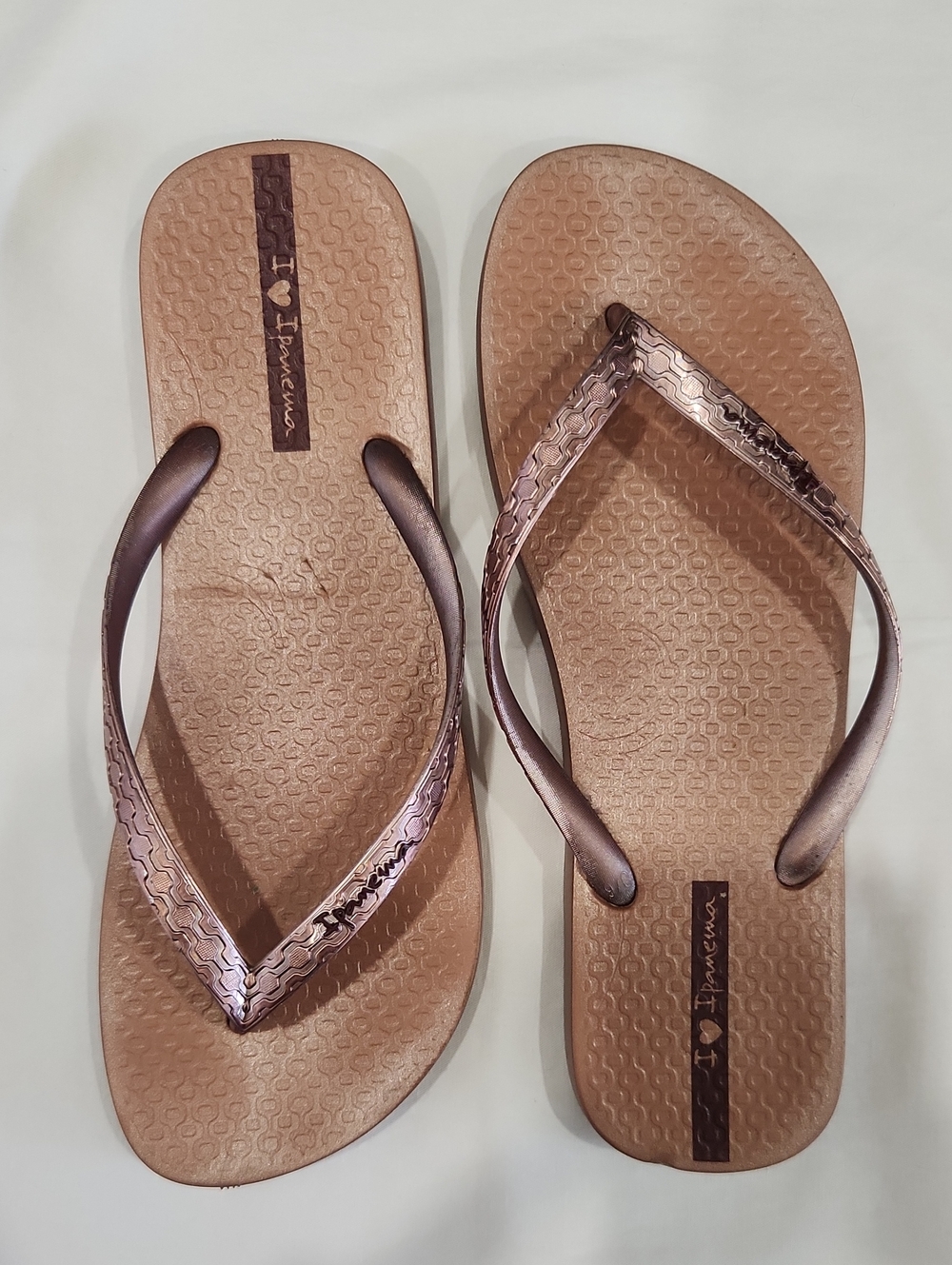 Ipanema Women's Metallic Rose Flip Flops - Size 9